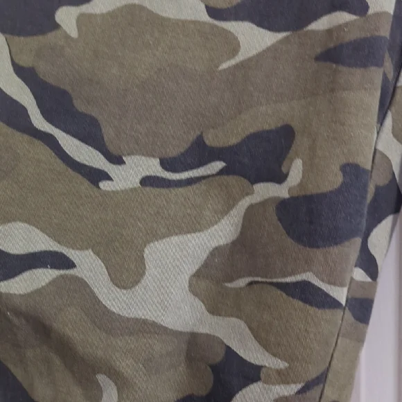 Camouflage Cargo Pants - Picture 6 of 11